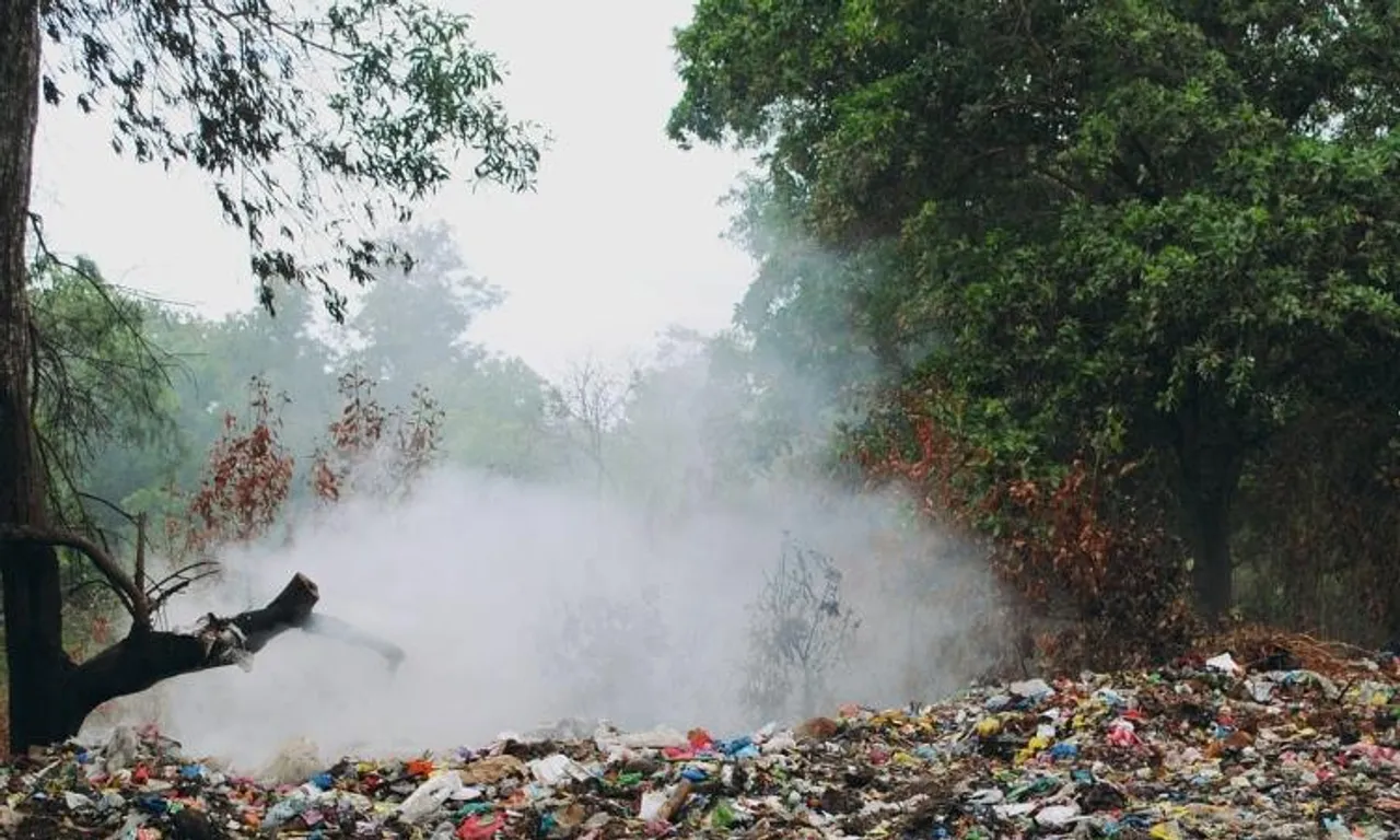 BBMP garbage dumping yard in Hosurbande causes health hazards, residents outraged
