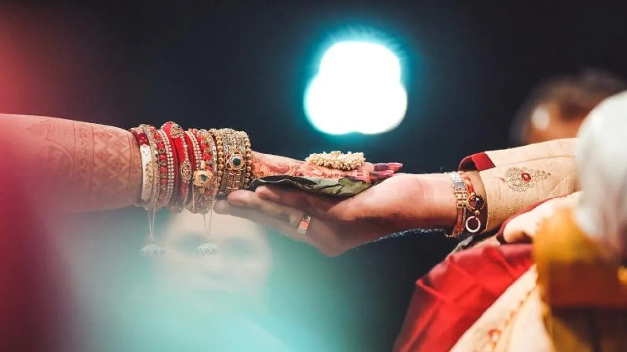 Father pays Rs 3 lakh to get marriage proposals for daughters