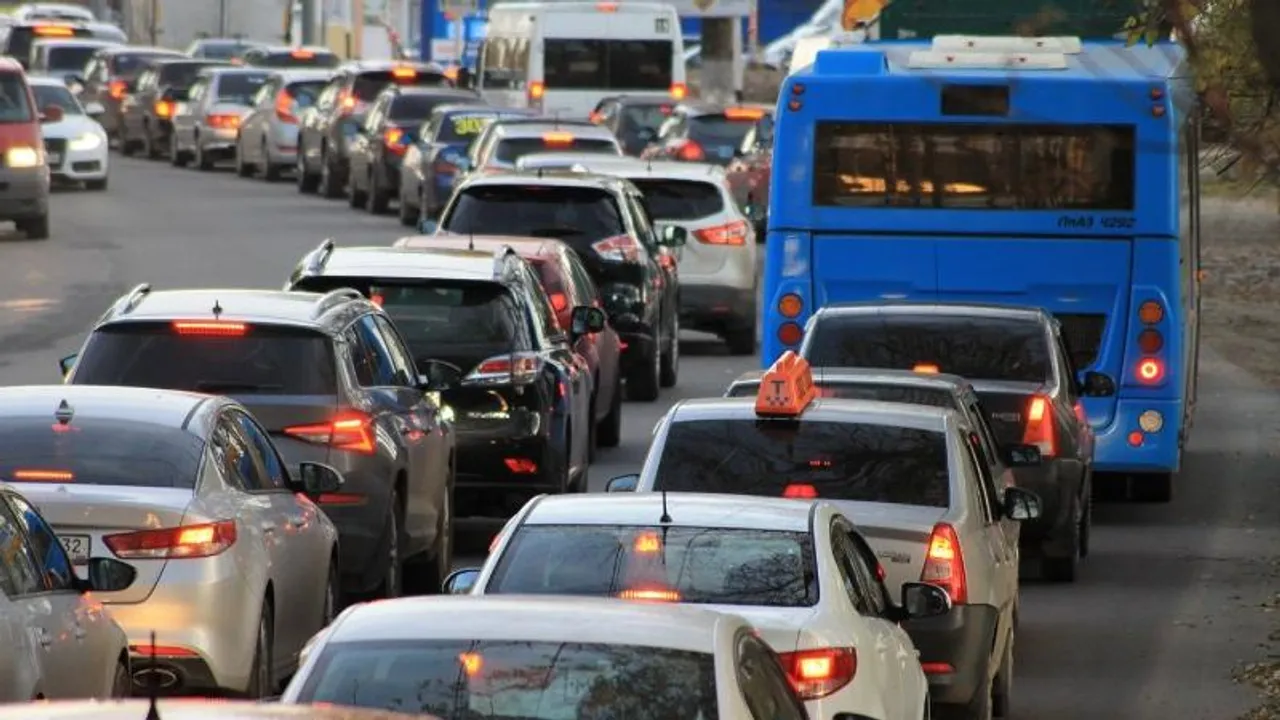Traffic Tsunami: Bengaluru sees 340% jump in private vehicles this year