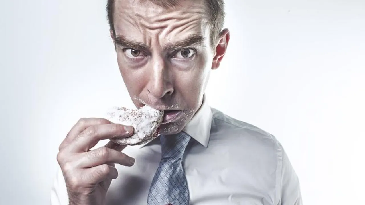 Choking, bloating, abdominal pain: These are some effects of eating hurriedly