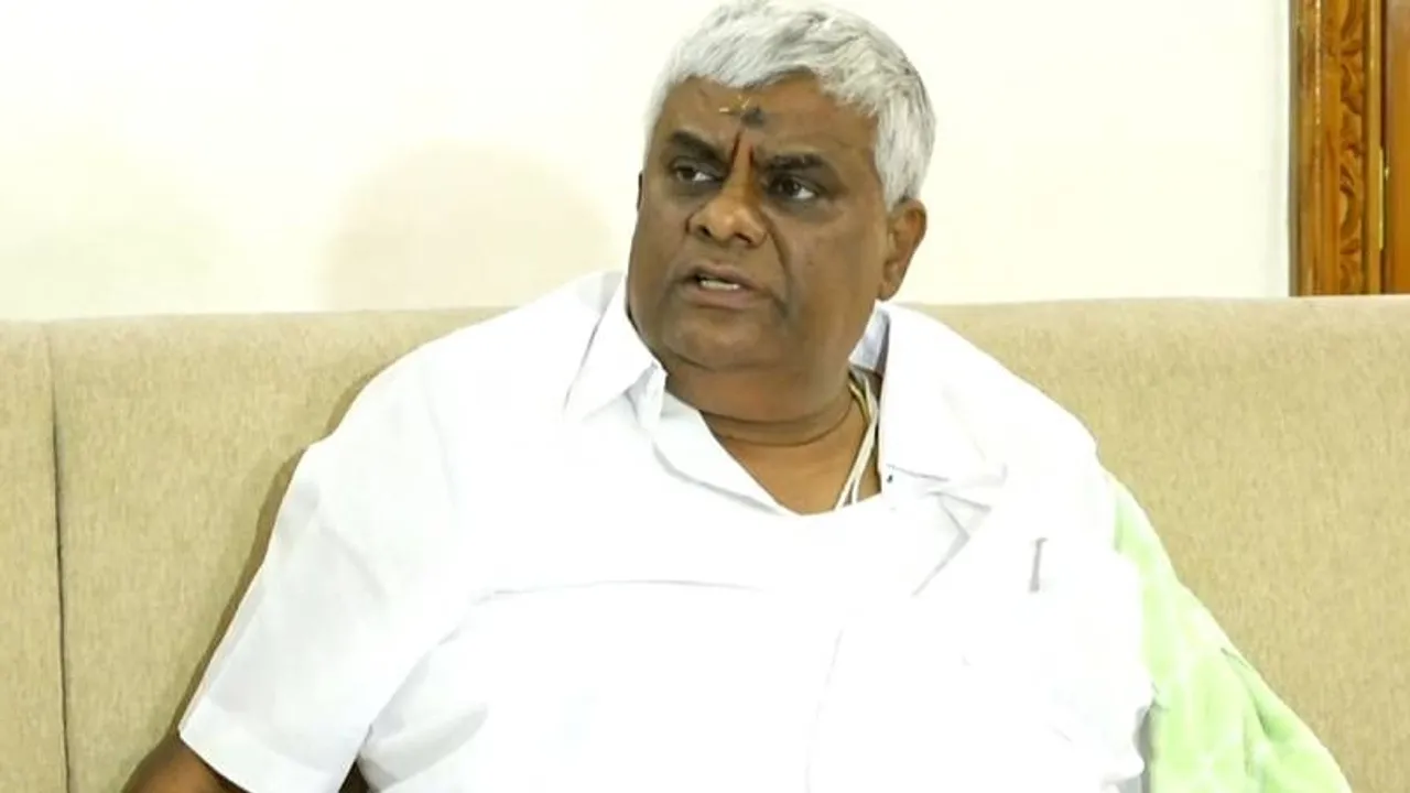 Karnataka: Court grants conditional bail to abduction accused Revanna, asks him not to flee country 