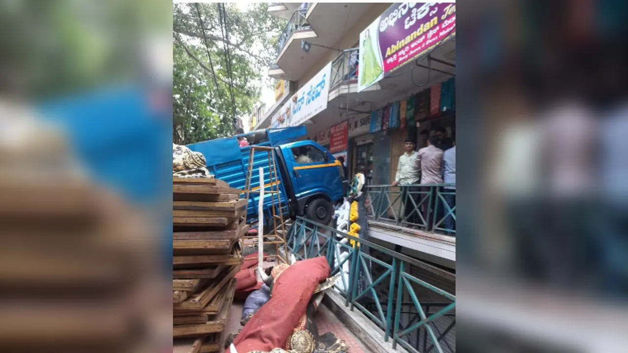 Bengaluru: In a horrifying accident, goods vehicle crashes into shop leaving one severely injured