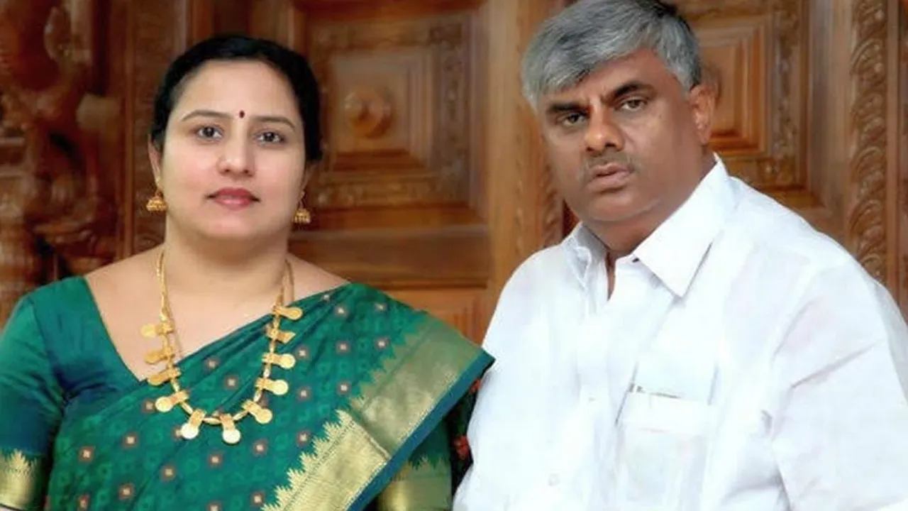 H.D Revanna and Bhavani Revanna reduced to tears upon meeting sons in jail 