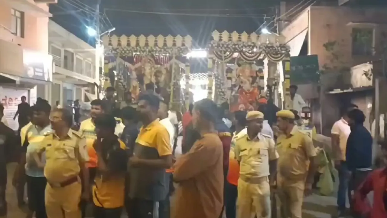 Karnataka: Communal clashes break out during Ganpati idol procession