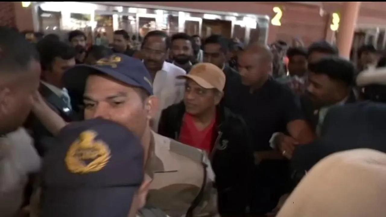 Shivarajkumar returns from America, fans celebrate with festive fervour