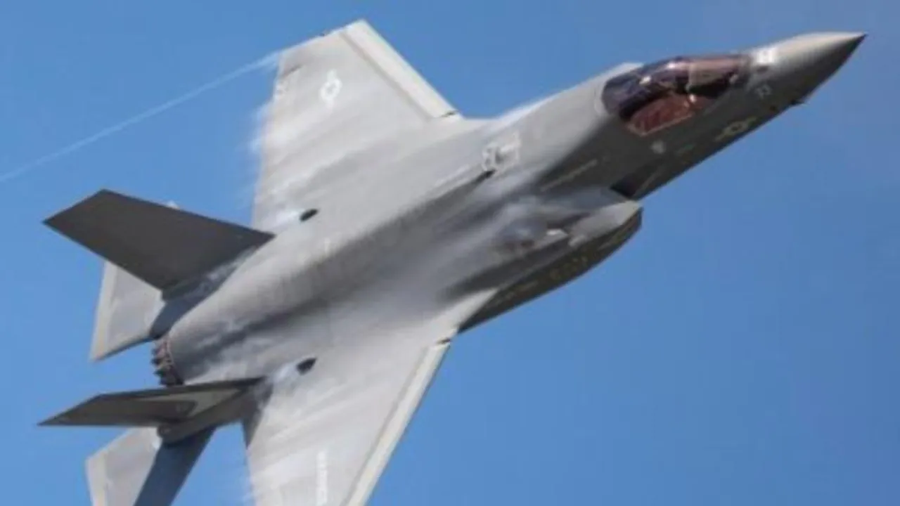 Bengaluru Airshow 2025: With its unique features, F-35 Lightning II dazzles spectators