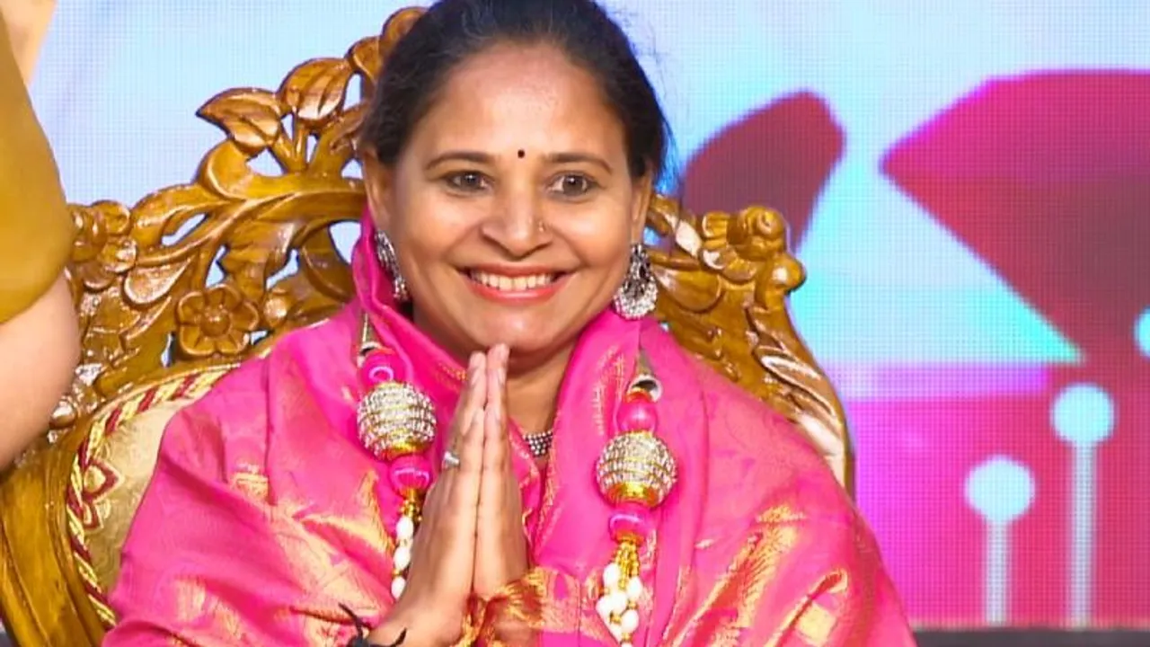 Karnataka’s ‘Pad Woman’ Bharathi Gudlanur honoured with ‘NewsFirst Mahila Manikya Award’