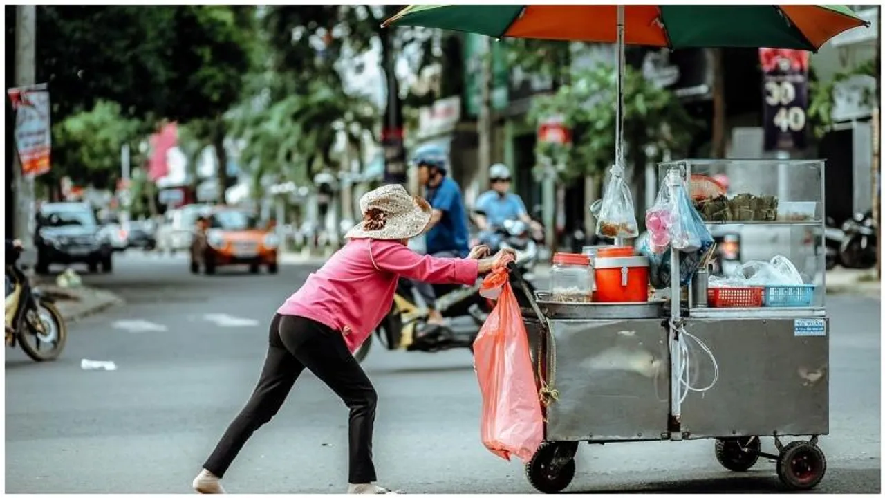 BBMP to roll out 10,000 pushcarts for street vendors, eviction of unregistered sellers after April
