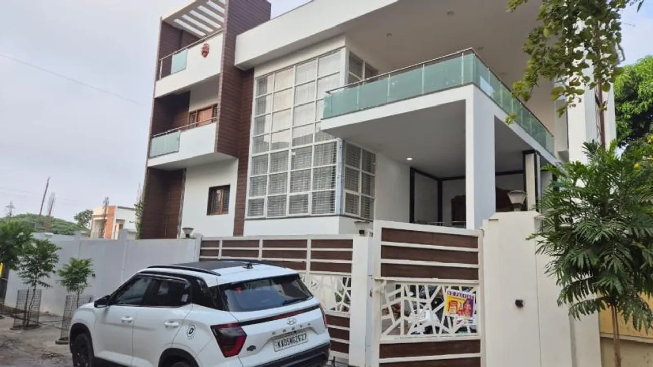 Karnataka: Lokayukta raids residences of top officials across the state