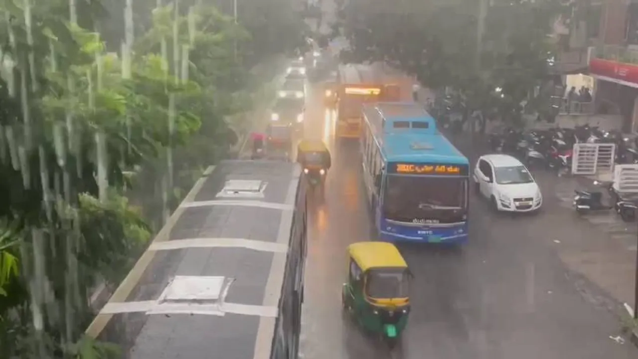 Week-long rain spell begins in Bengaluru, evening showers bring city to a crawl