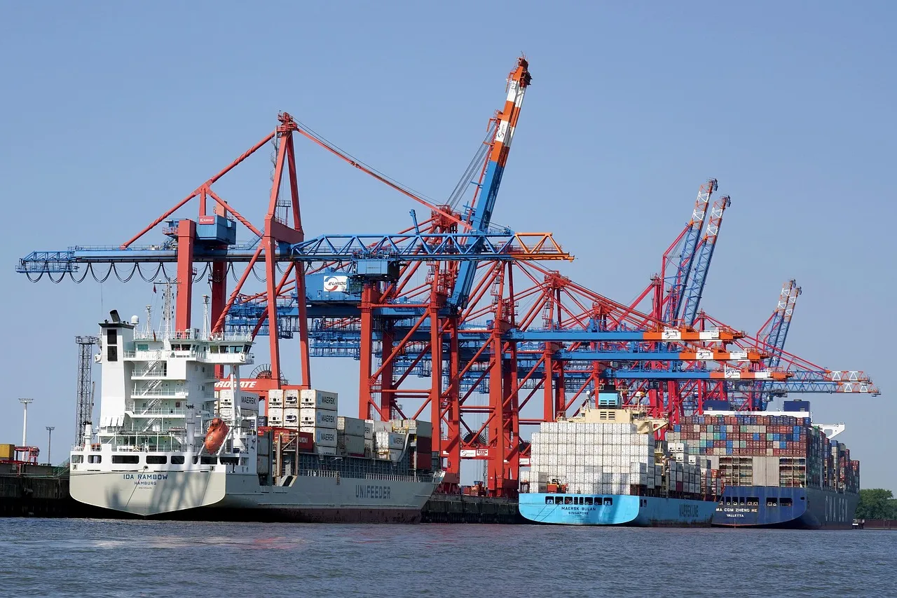 India clamps down on Bangladeshi imports through land borders amid trade rift