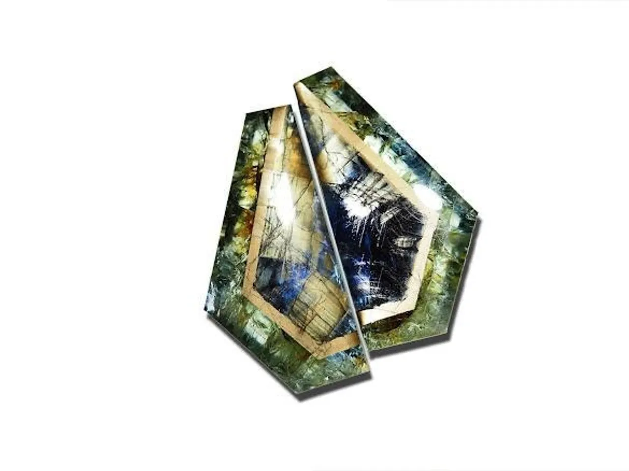 Gold Sheen Sapphire gemstone with luminous surface, legendary rarity and golden shimmer
