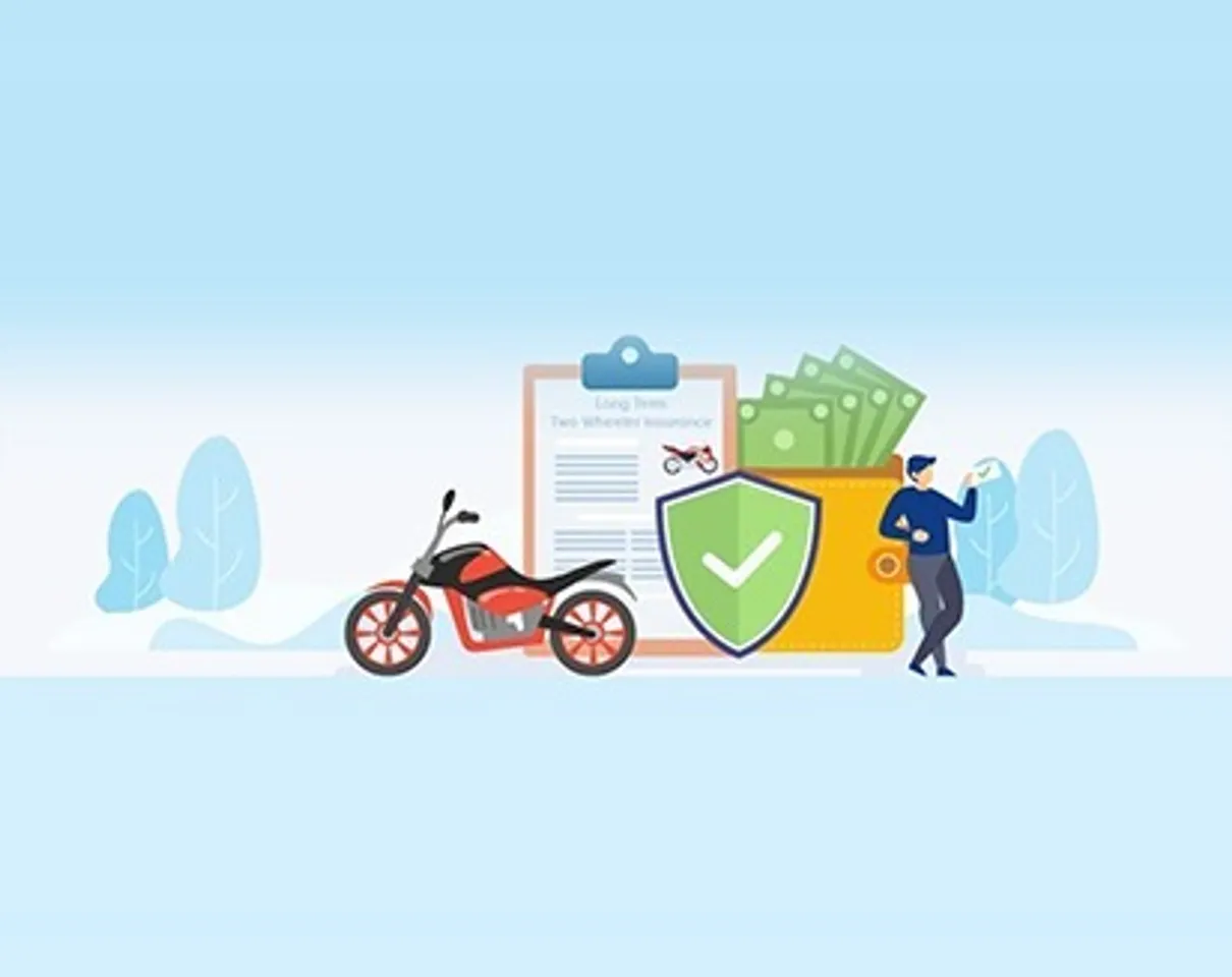 Infographic comparing IDV depreciation slabs vs real market value for two-wheeler insurance claims