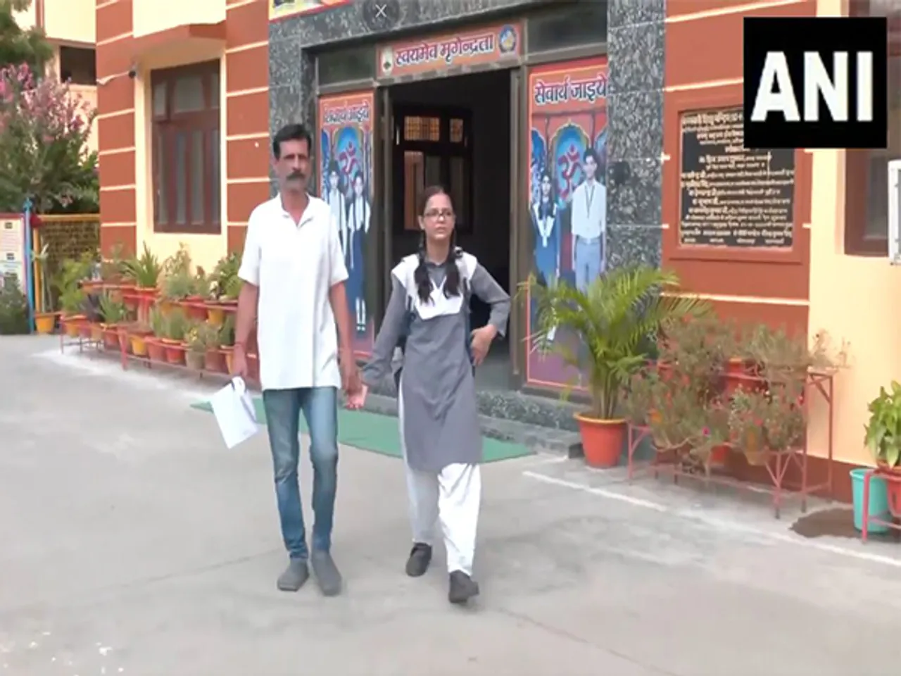 Girl returns to school after meeting Uttar Pradesh CM Yogi Adityanath at Janta Darbar (Photo/ANI)