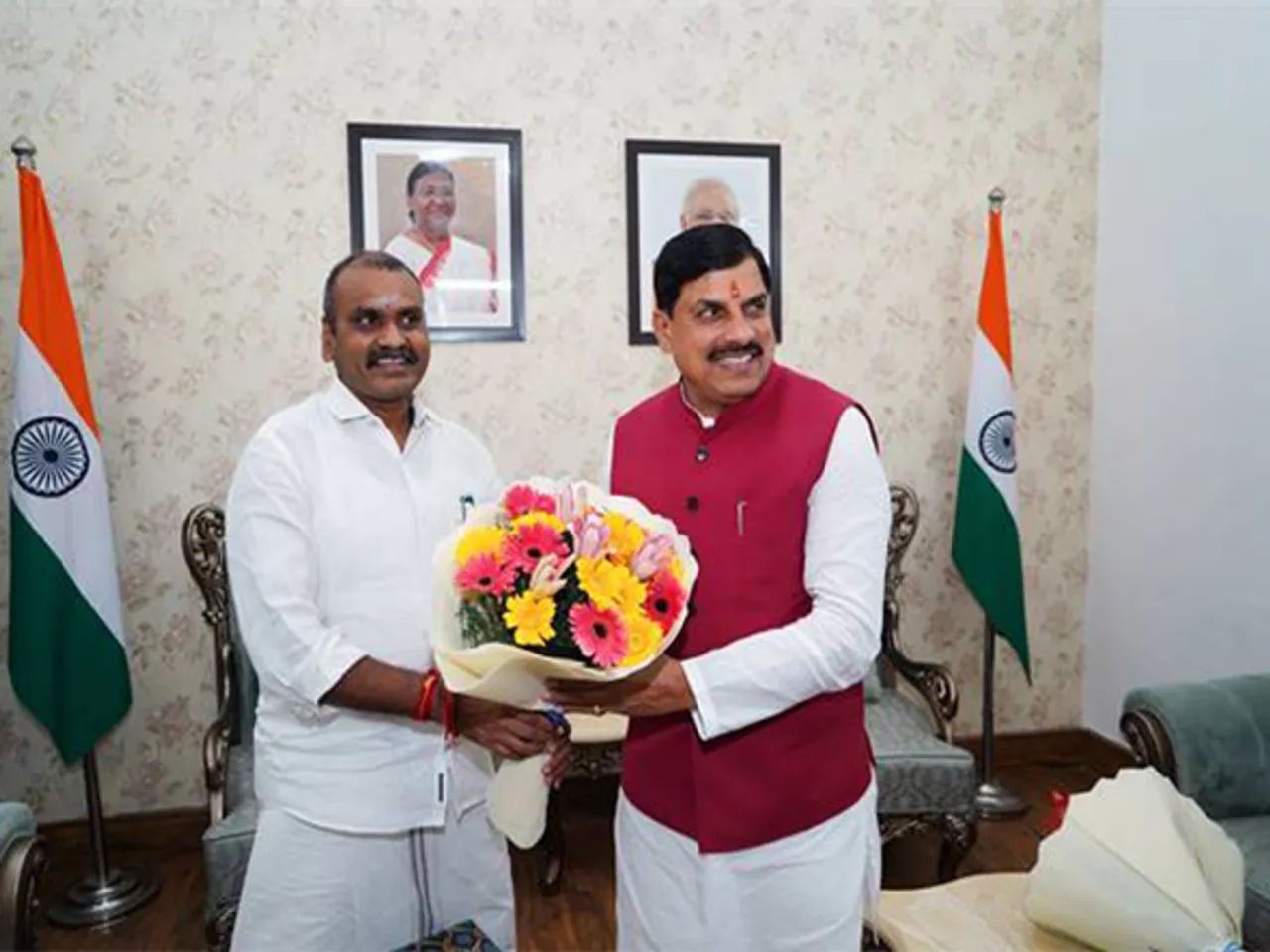 Union MoS L Murugan (left) and Chief Minister Mohan Yadav (right) (Photo/MP CMO)