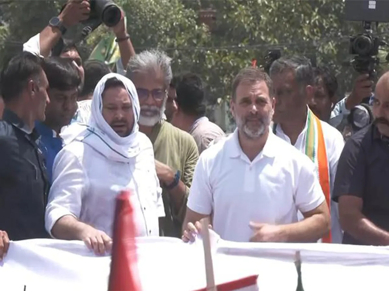 Rahul Gandhi, Tejashwi Yadav join ‘Bihar Bandh’ protest in Patna (Photo/ANI)