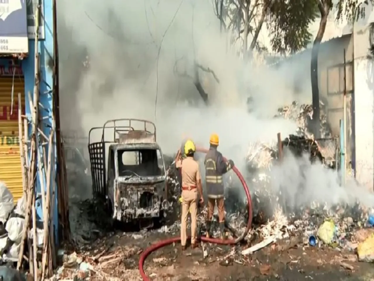 Firefighters douse flames at paper godown in Madurai (Photo/ANI)