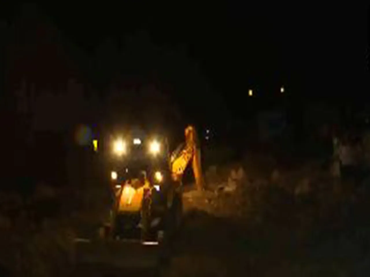 Landslide hits Rudraprayag-Badrinath route (Photo/ANI)