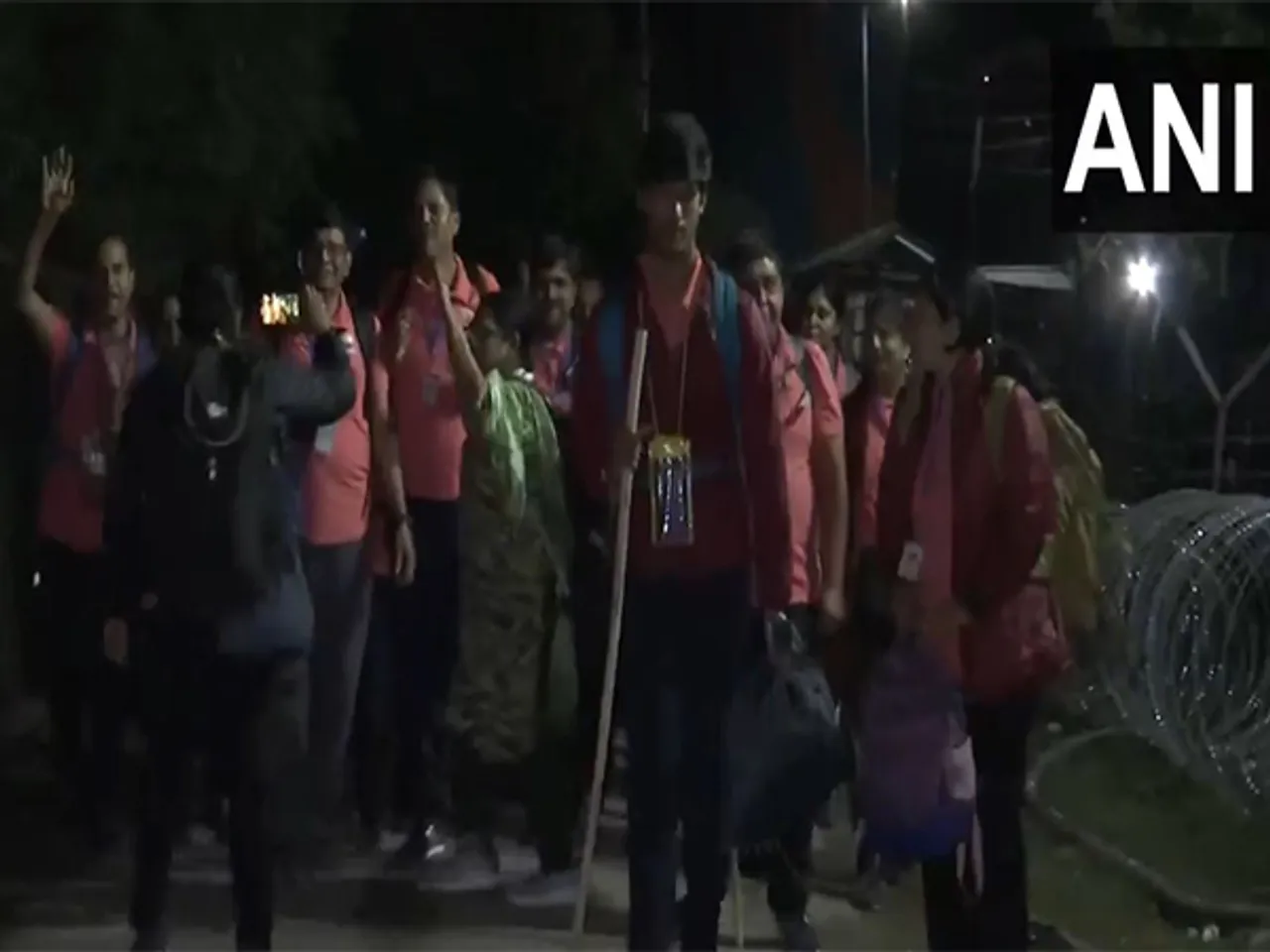 8th batch of devotees departs for Amarnath Yatra (Photo/ANI)