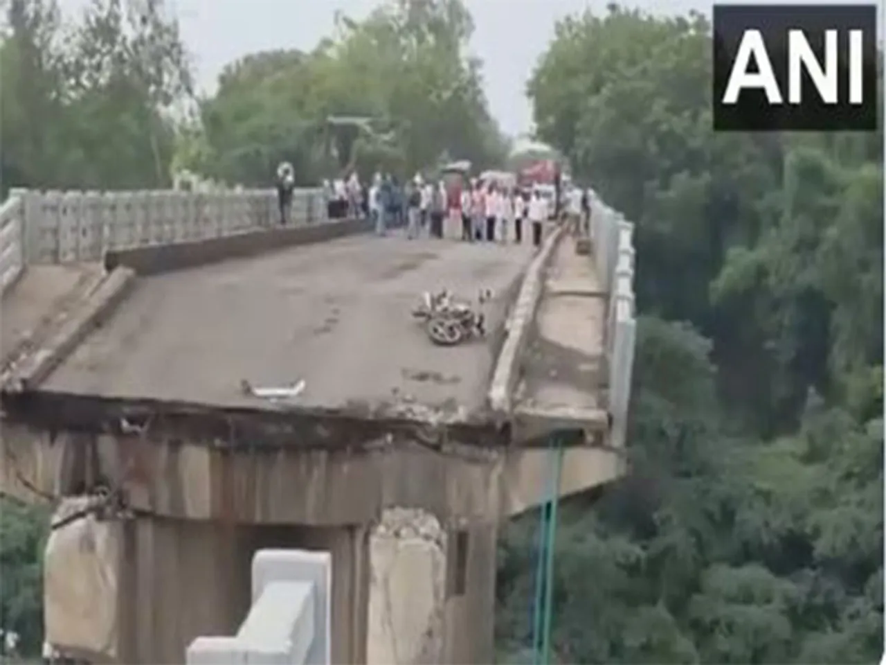 Image of Gambhira bridge collapse (Photo/ANI)