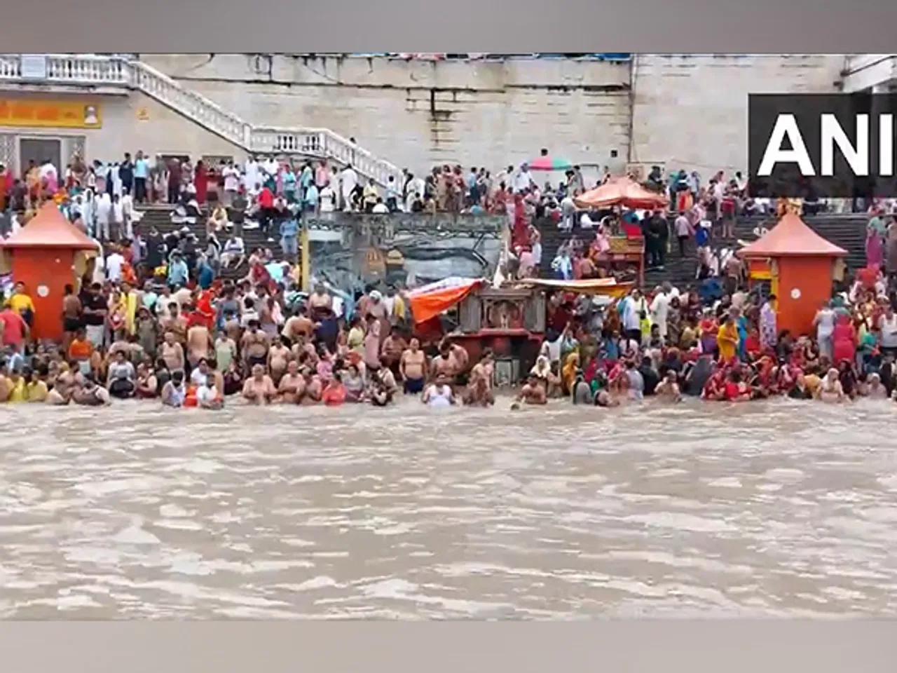 Devotees taking dip in Ganga on Guru Purnima (Photo/ANI)
