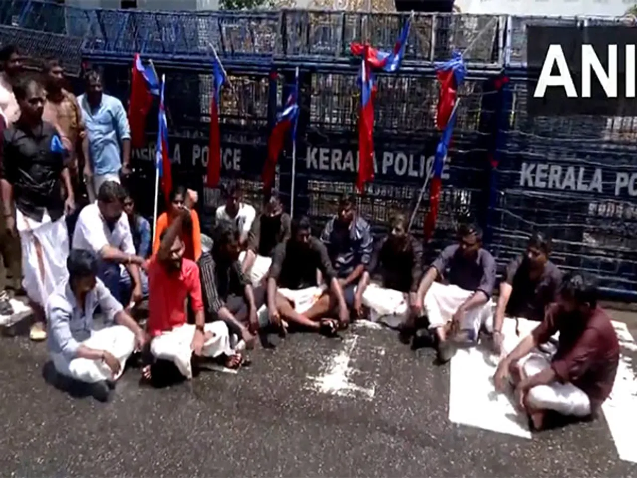 Student Unions protest at Kerala University (Photo/ANI)