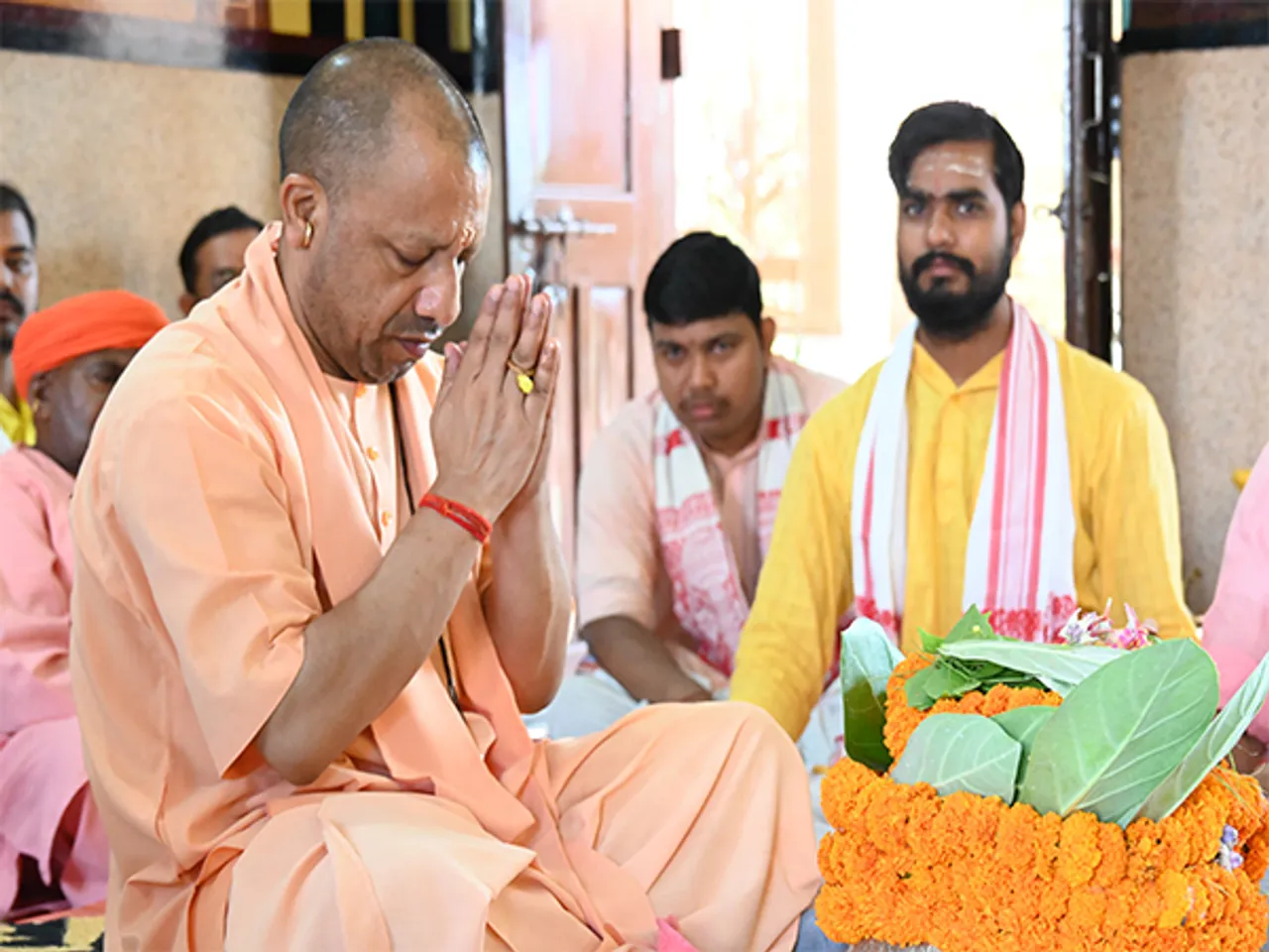 UP CM Yogi Adityanath offers prayers at Gorakhnath Mandir (Photo Source: Goraknath Temple) )