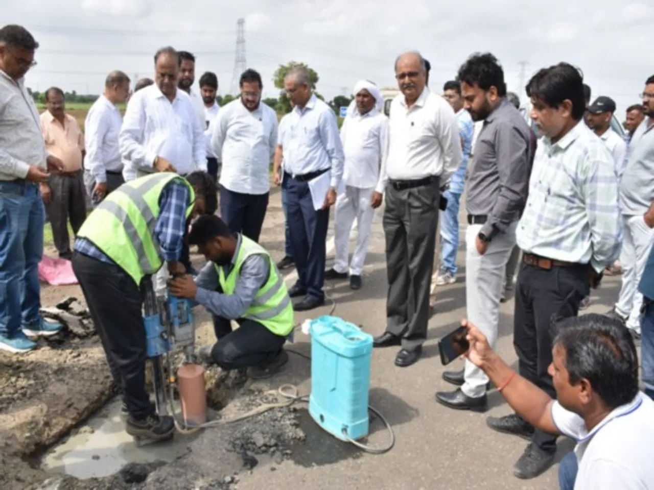 Investigation and repair work of Gujarat's Bharatmala Highway (Photo/Gujarat IPR)