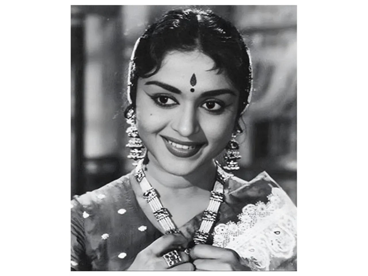 Late actress B. Sarojadevi (Image source: X/ @DKShivakumar)