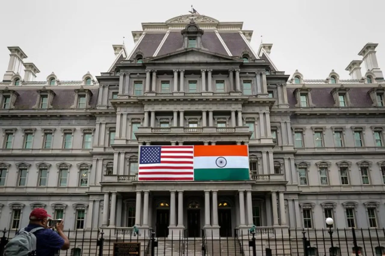 U.S. Embassy warns visa holders that crimes like assault, theft, or burglary can lead to visa revocation and deportation (Source: Reuters)