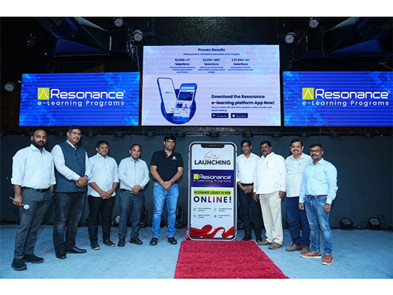 Resonance e-Learning offers structured online coaching for JEE, NEET, Olympiads, and Classes 6–10, with live classes, tests, and more