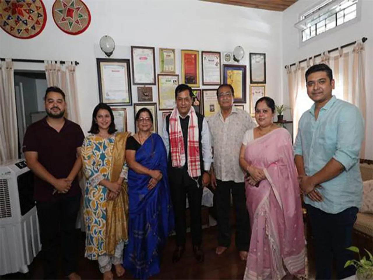 Sonowal pays tribute at Bhupen Hazarika’s home (Photo/PIB)