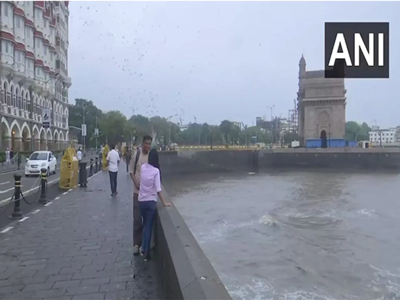 Heavy rainfall lashes parts of Mumbai (PhotoANI)