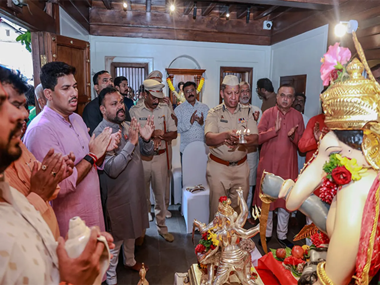 Shrimant Bhausaheb Rangari Ganpati Mandal begins Ganeshotsav (Photo/ANI)