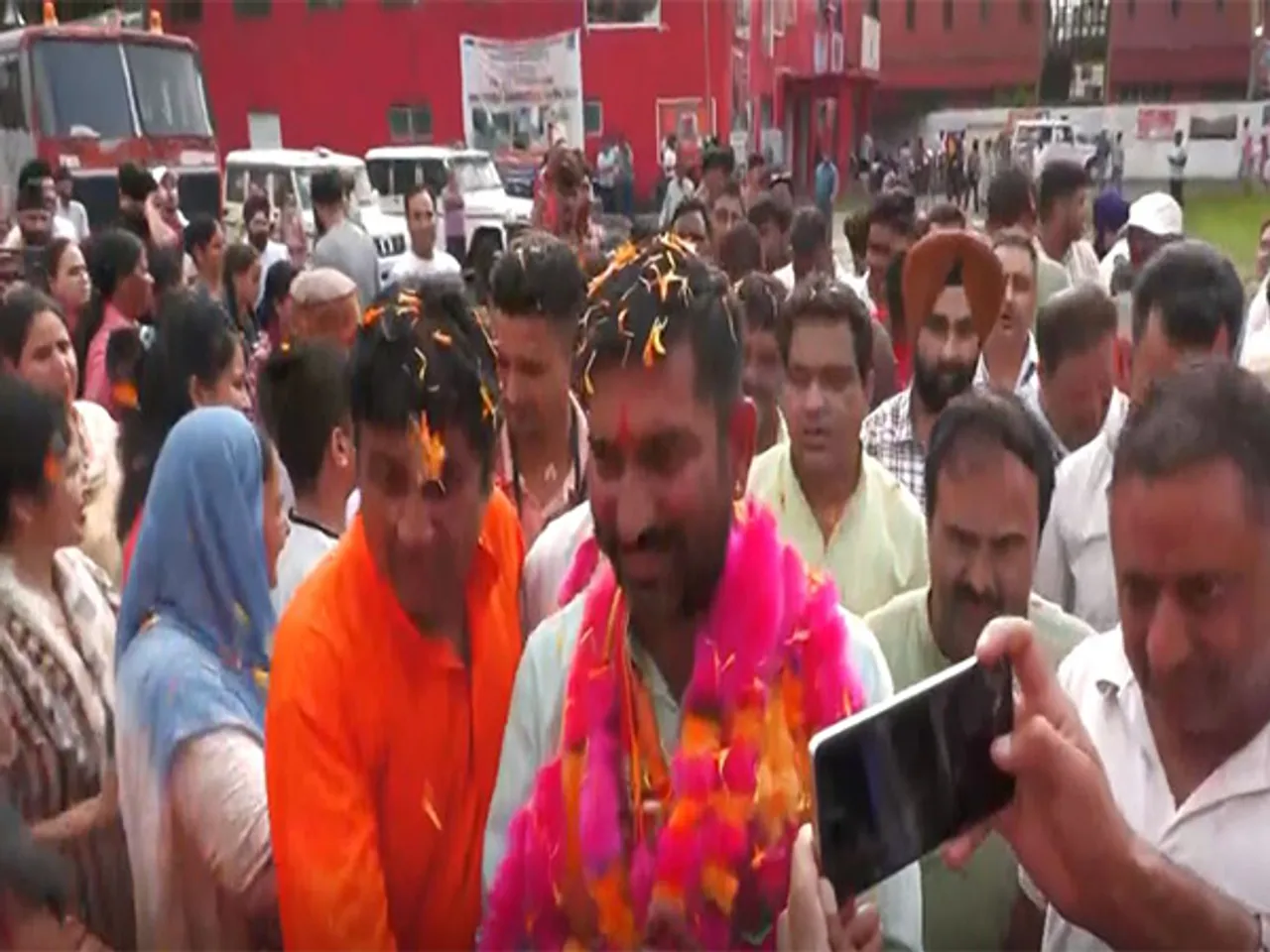 J-K: Second batch of Budha Amarnath Yatra pilgrims arrives in Poonch's Mandi (Photo/ANI)