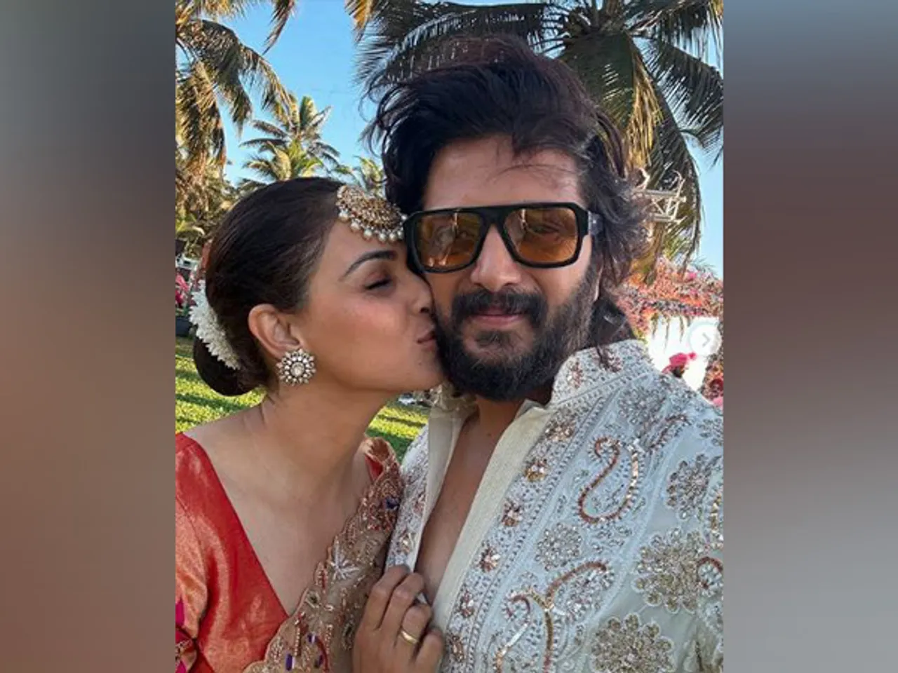Genelia and Riteish Deshmukh (Photo/Instagram@riteishd)