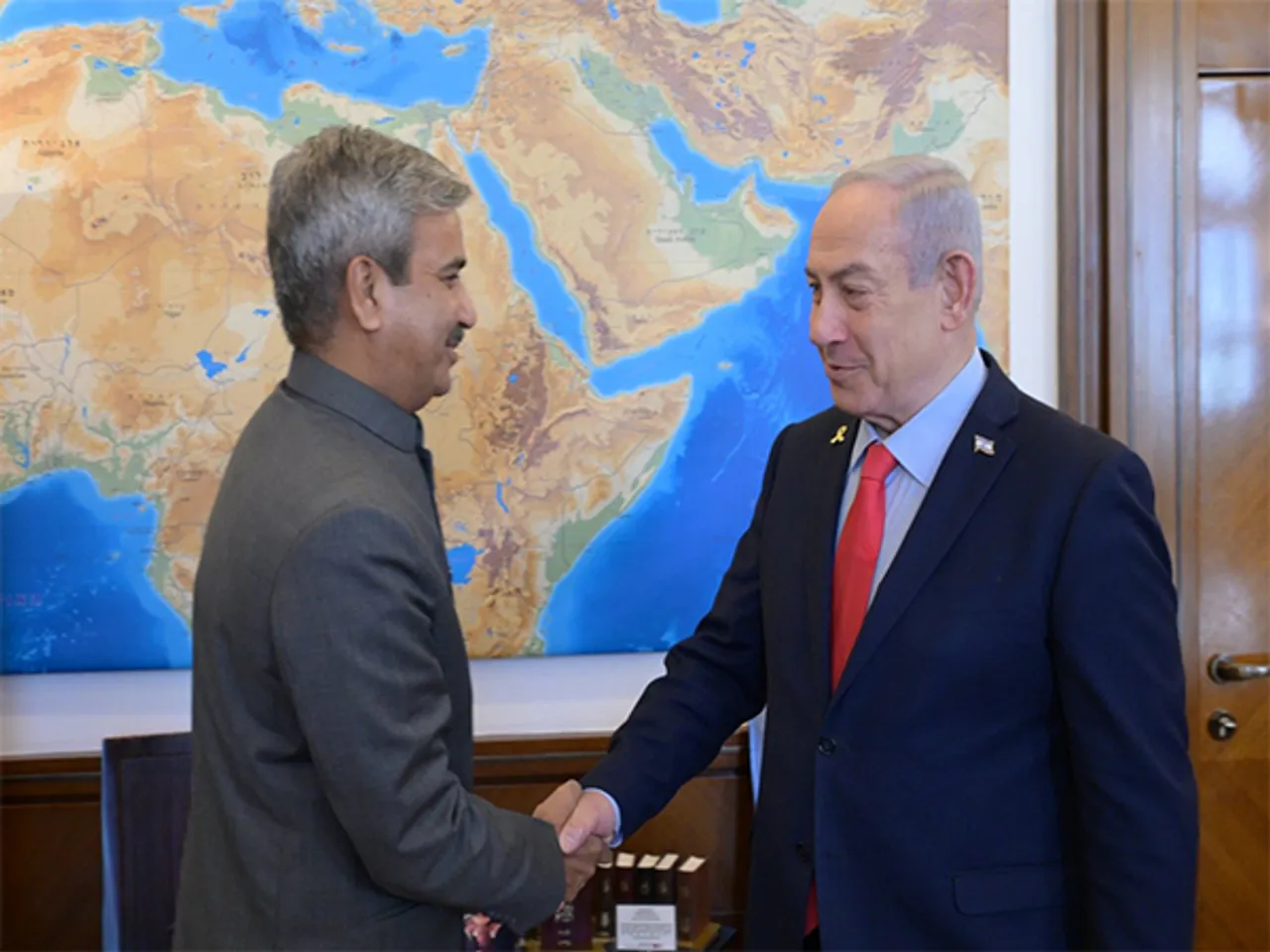 Indian Ambassador JP Singh with Israeli PM Benjamin Netanyahu (Photo/ X@ IsraeliPM)