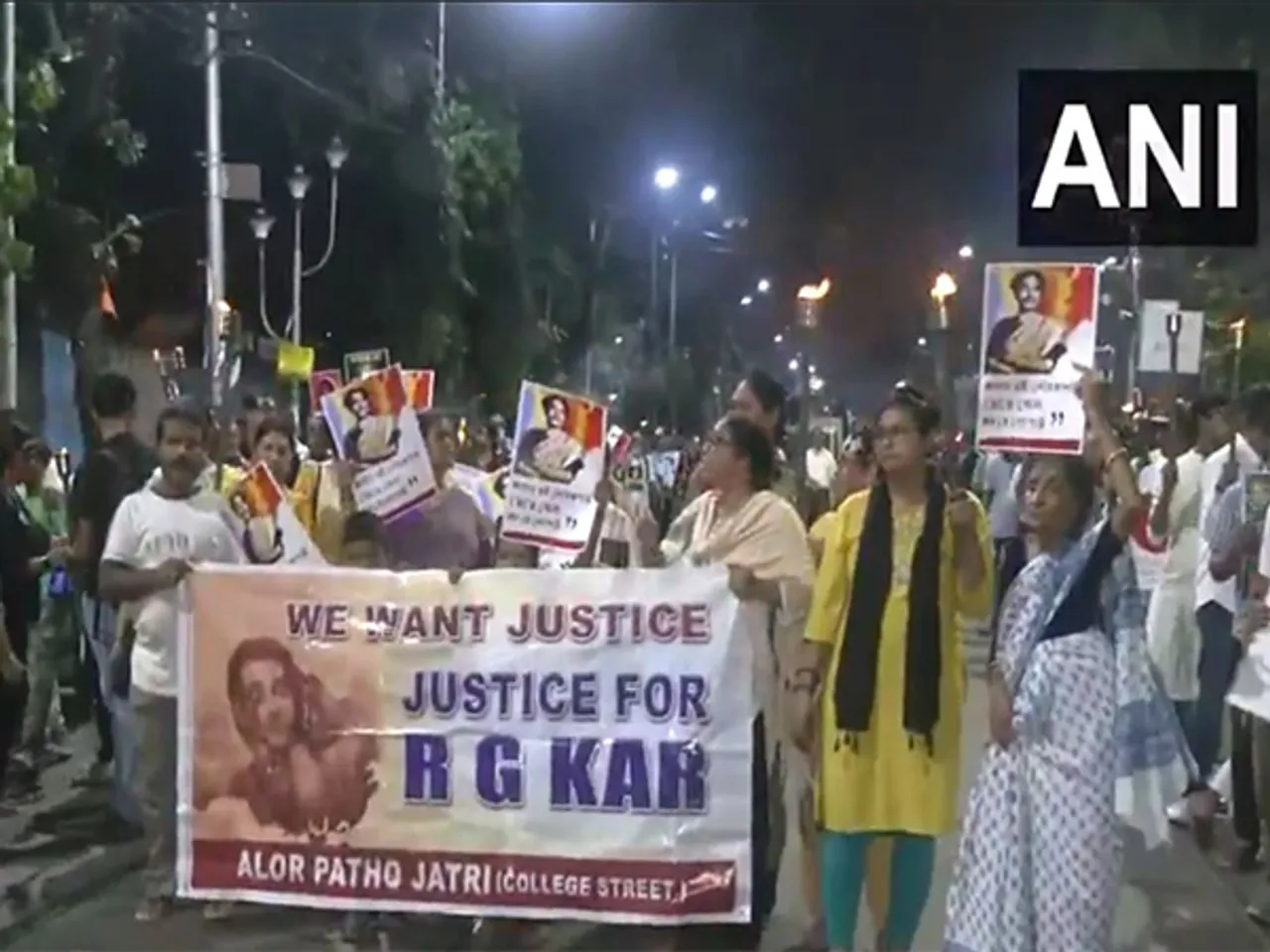 West Bengal Junior Doctors' Front hold protest rally demanding justice for RG Kar Medical College rape victim (PhotoANI)