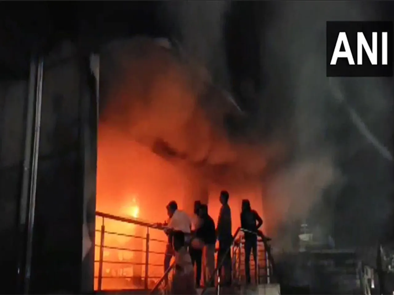 Efforts on to douse fire that broke out at cloth shop in Mumbai's Washim (PhotoANI)