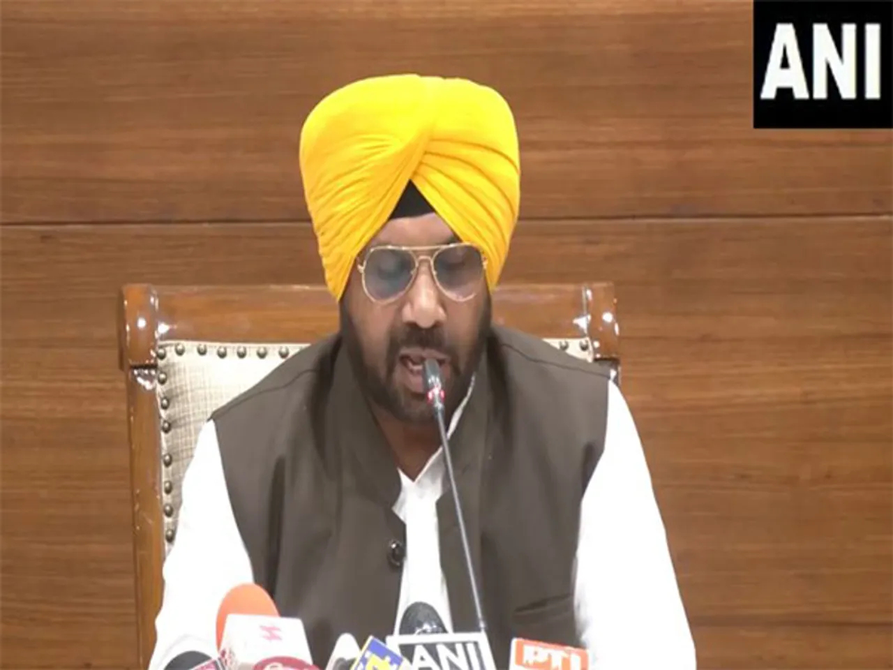 Punjab Power Minister Harbhajan Singh ETO (File photo/ANI)