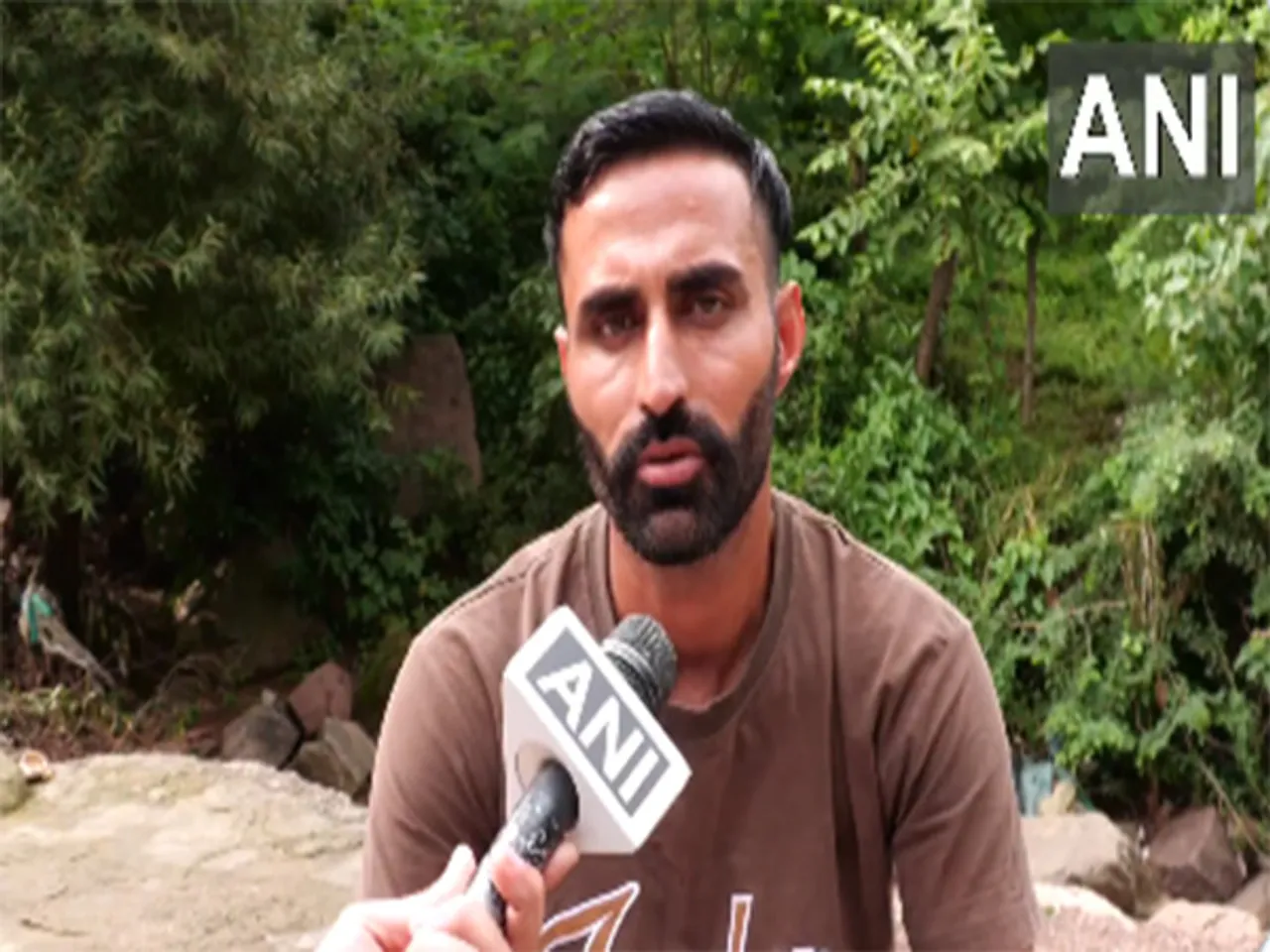 Mandeep Saini, appeals to government to find his wife and mother (Photo/ANI)