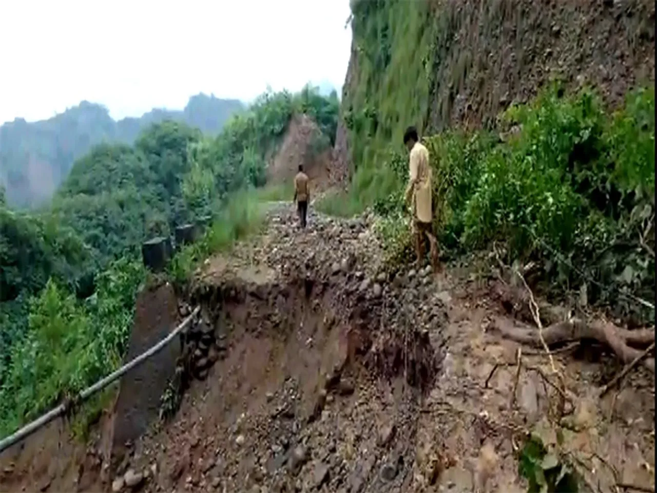 Visuals from the area en route to Kauthua's Janglote area (Photo/ ANI)
