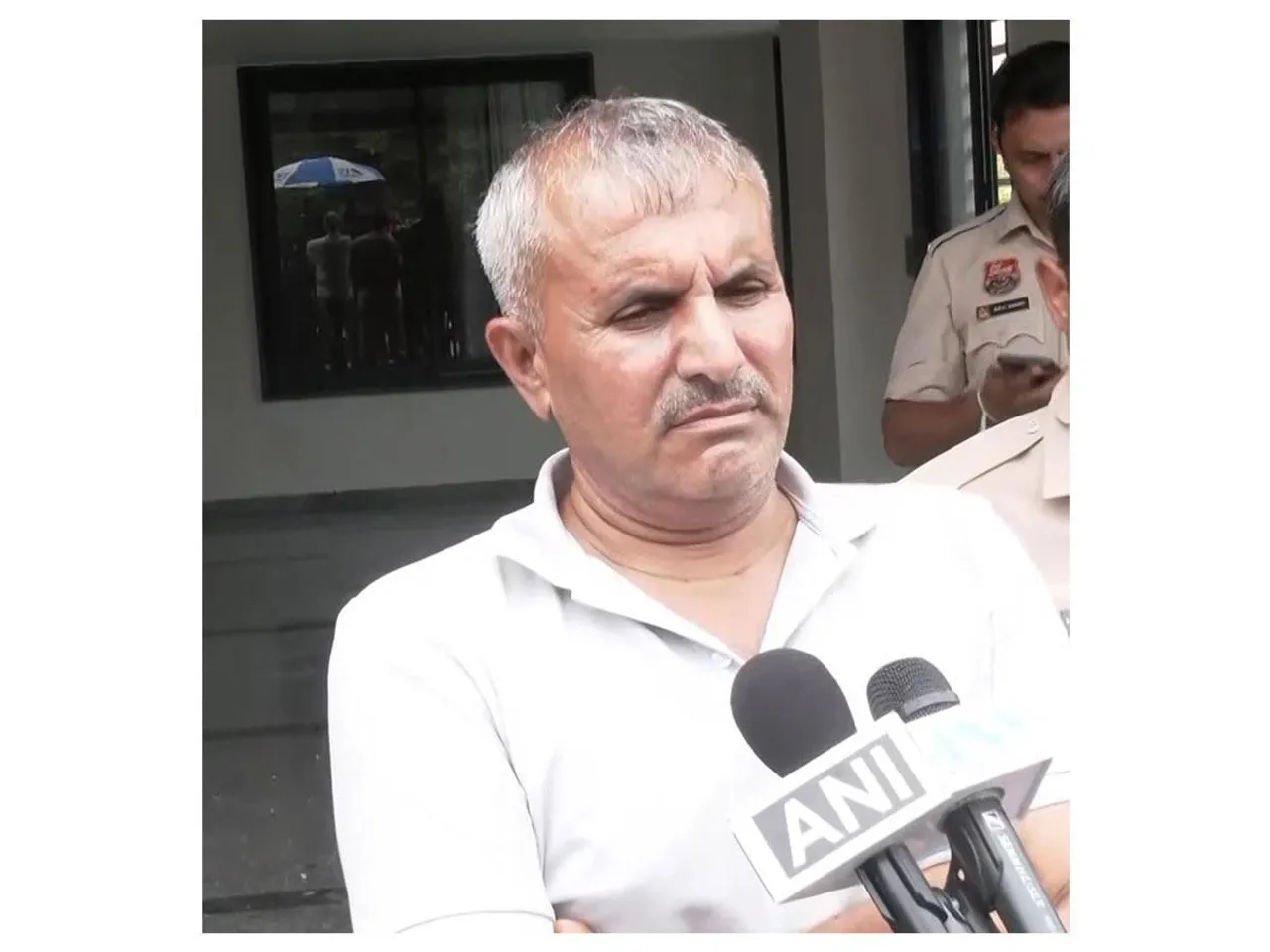 Elvish Yadav father Ram Avtar Yadav (Photo: ANI)