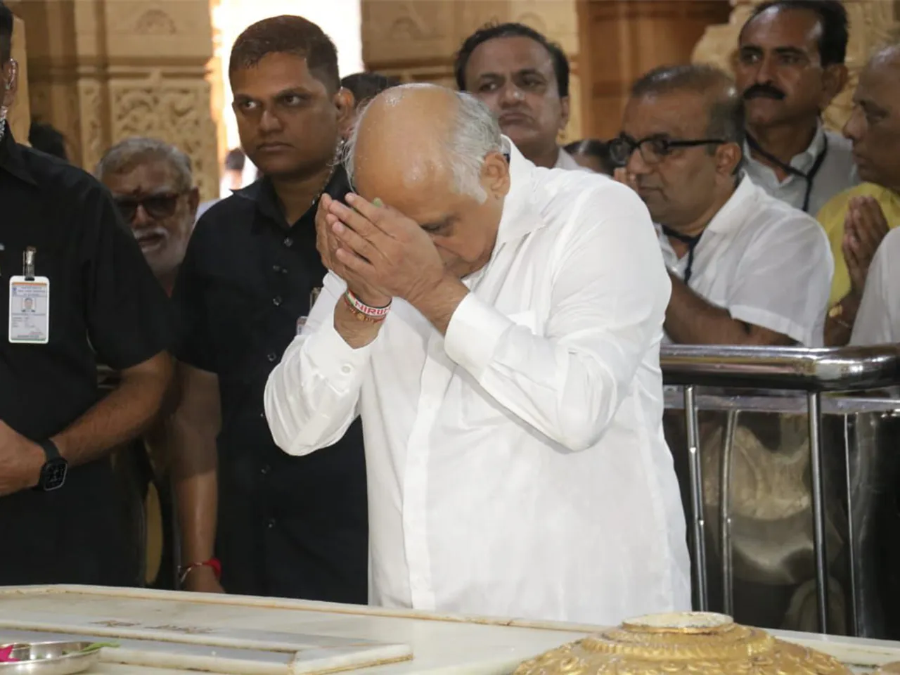 Gujarat CM Bhupendra Patel offers prayers at Somnath Mahadev Temple (Photo/CMO)