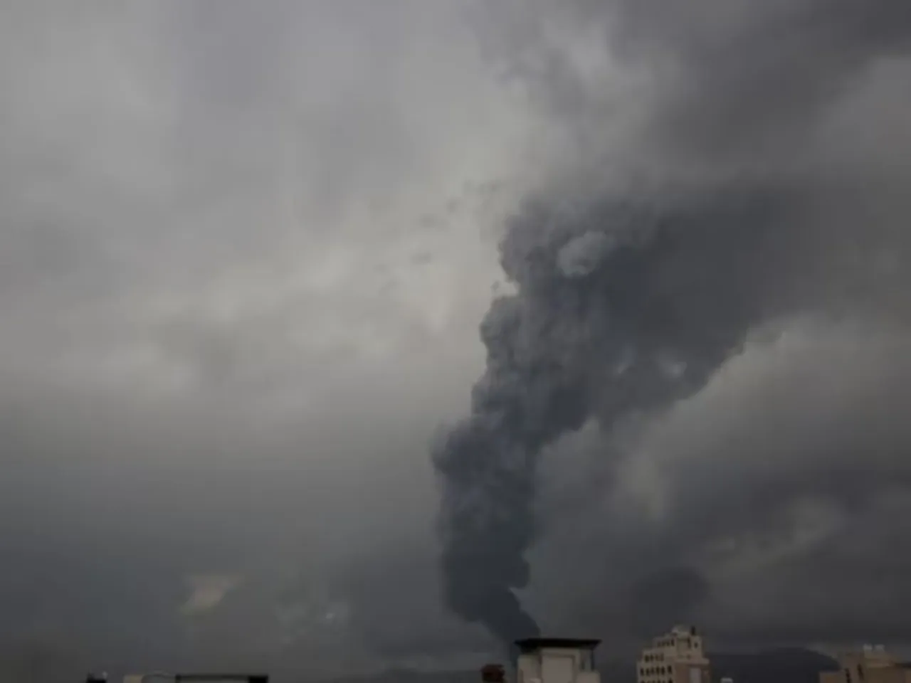 Smoke billows from the site of Israeli air strikes in Sanaa, Yemen (Image/Reuters)