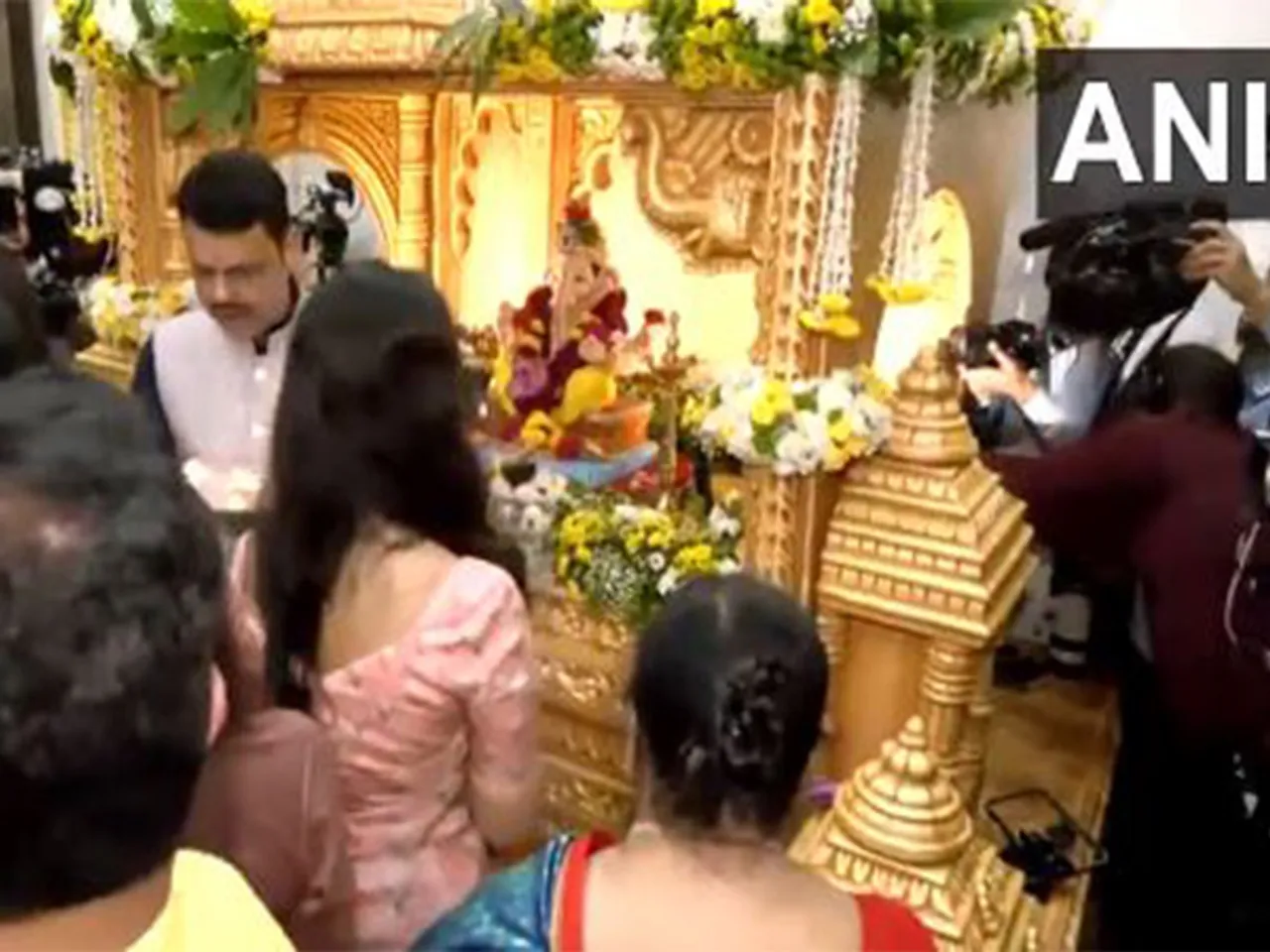 Maharashtra CM Devendra Fadnavis and wife Amruta perform Ganesh Aarti at ‘Varsha’ on Ganesh Chaturthi (Photo/ANI)