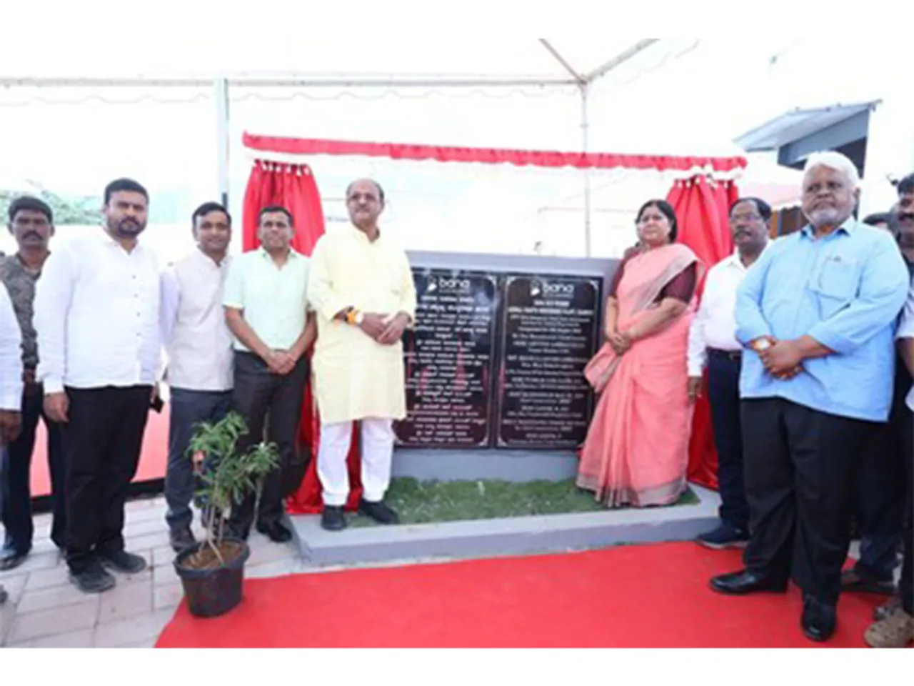 Bana Eco Works with community leaders and government representatives at the launch