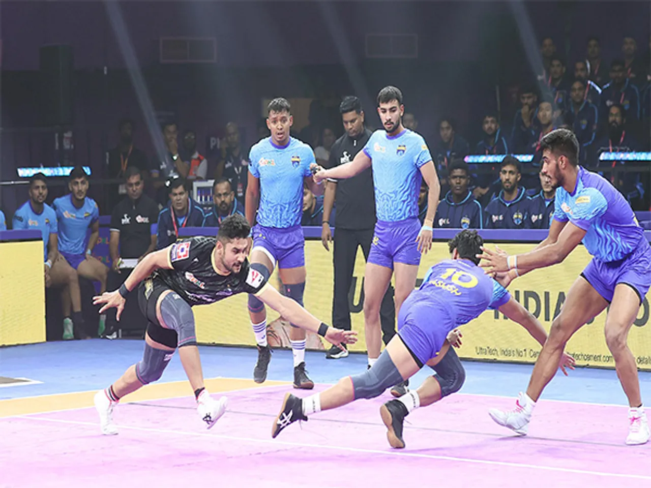 Players in action during the match (Photo: PKL)