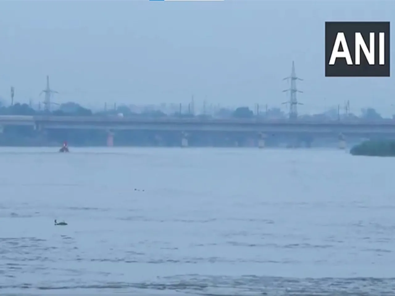 Yamuna continues to flow above danger mark (Photo/ANI)