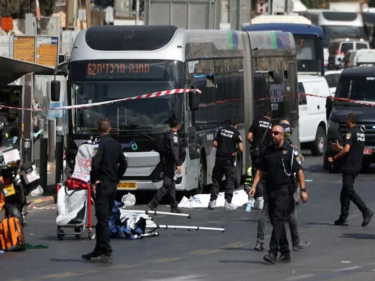 Israeli police officers work at the scene (Photo/Reuters)